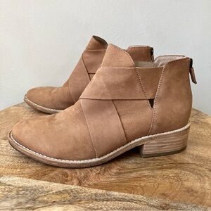 Eileen Fisher | Kay Leather Criss Cross Ankle Boots